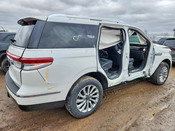 2023 Lincoln Navigator Standard