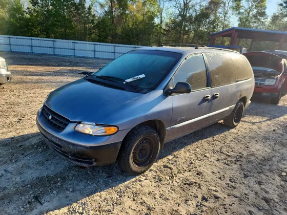 1998 Plymouth Voyager SE
