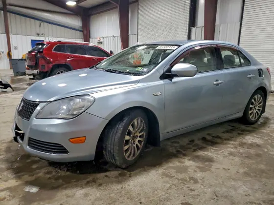 2010 Suzuki Kizashi SE