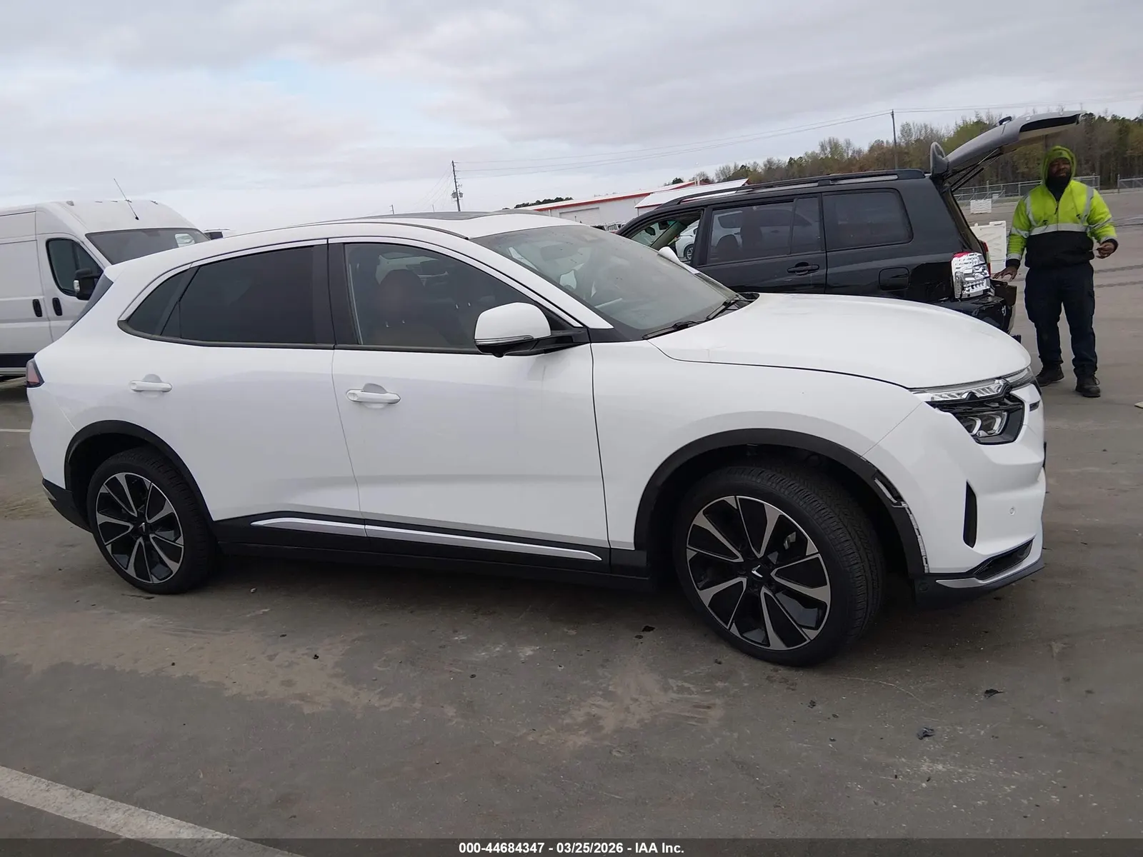 2025 VinFast VF 8 Plus