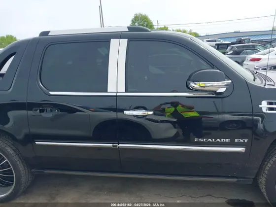 2011 Cadillac Escalade EXT Premium