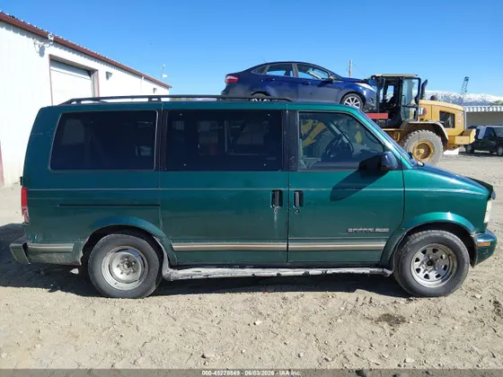 1999 GMC Safari Passenger SL