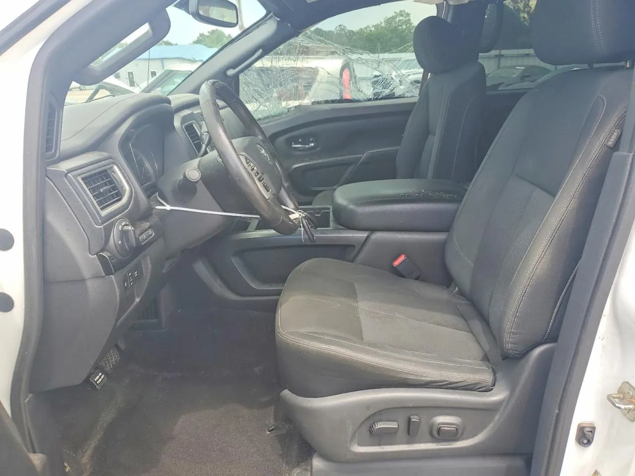 2018 Nissan Titan SL