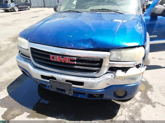 2004 GMC Sierra 2500 Crew Cab SLT