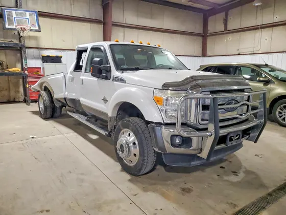 2015 Ford Super Duty F-450 DRW LARIAT