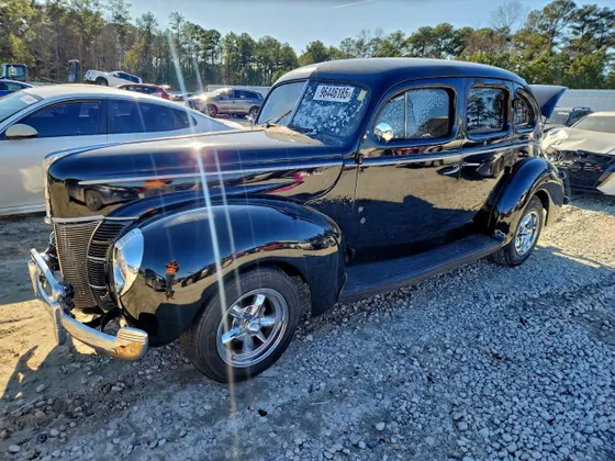1940 Ford CUSTOM DELUXE