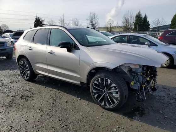 2026 Volvo XC60 Plug-In Hybrid Ultra
