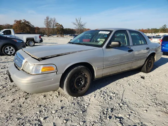 2007 Ford Crown Victoria Standard