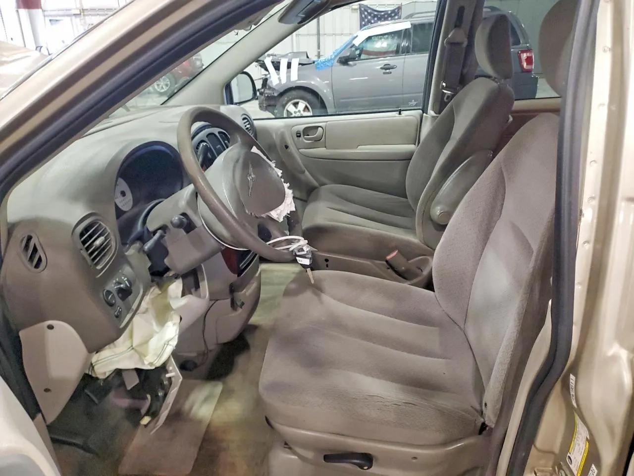 2006 Chrysler Town & Country SWB TOWN & COUNTRY