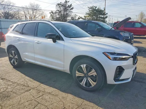 2025 Volvo XC60 Plug-In Hybrid Core