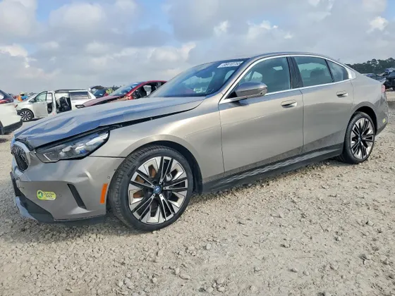 2025 BMW i5 xDrive40