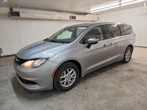 2021 Chrysler Voyager LX