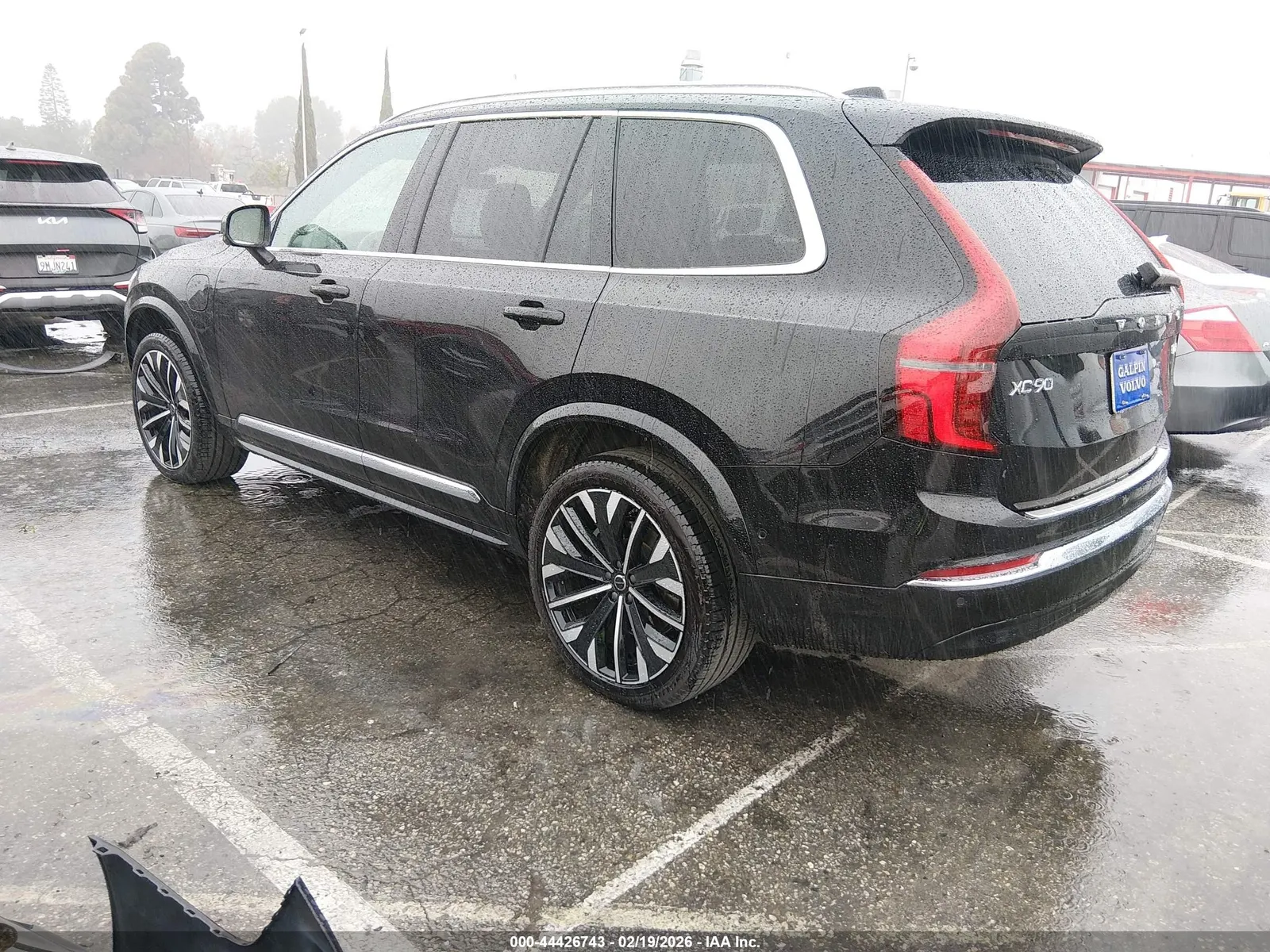 2025 Volvo XC90 Plug-In Hybrid Plus