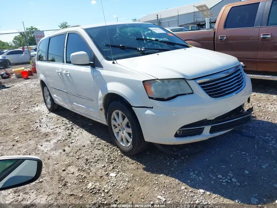 2013 Chrysler Town & Country Touring
