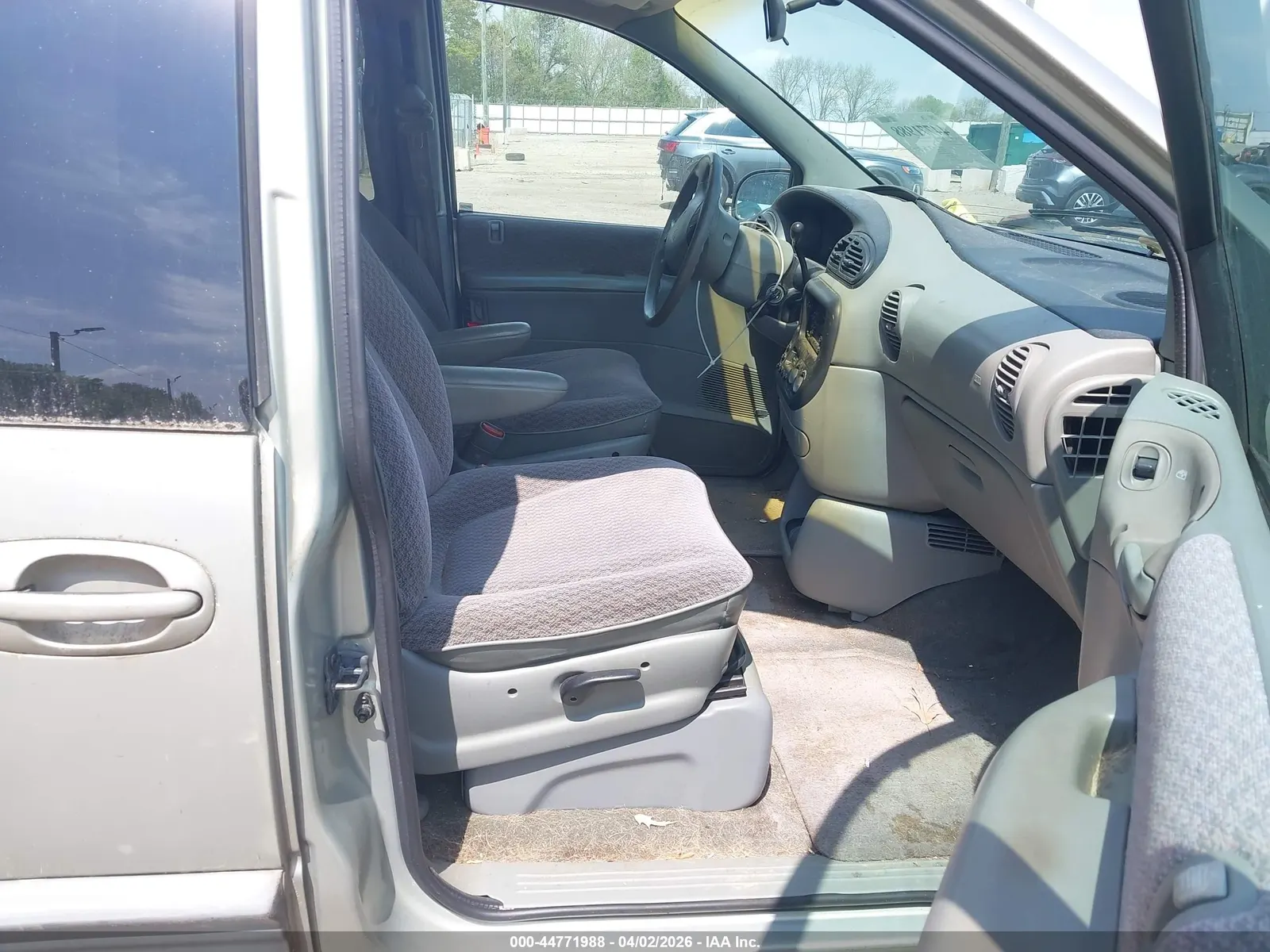 1999 Plymouth Voyager Grand SE