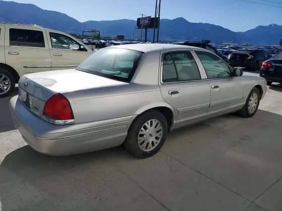2004 Ford Crown Victoria LX