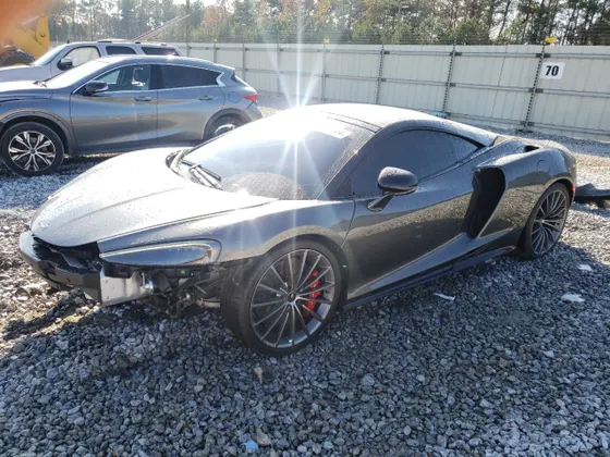 2021 McLaren GT