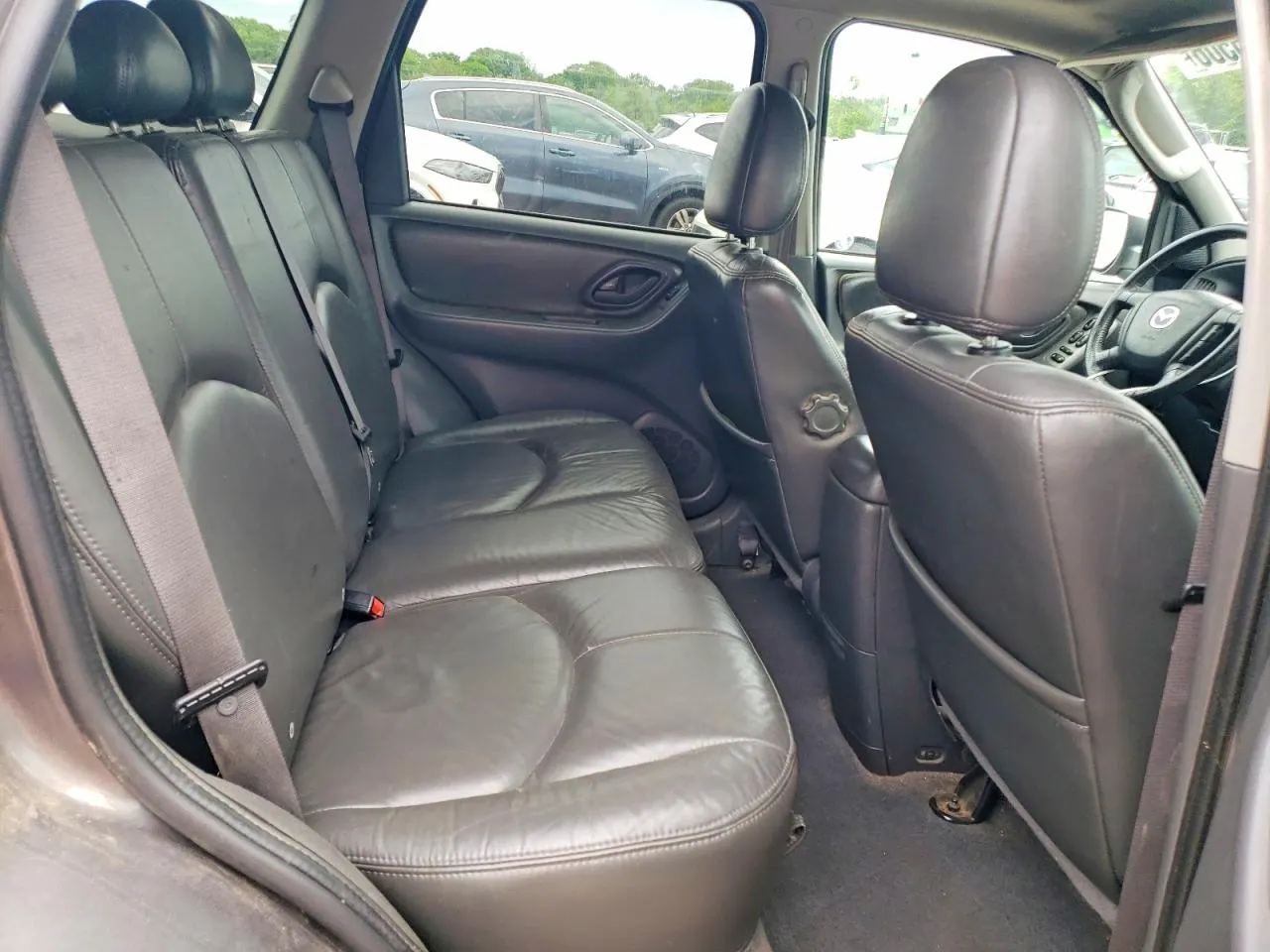2005 Mazda Tribute s