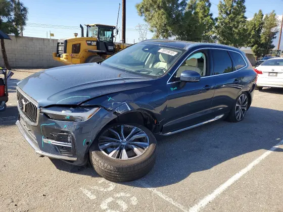 2022 Volvo XC60 Recharge Plug-In Hybrid Inscription Expression