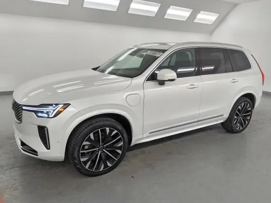 2025 Volvo XC90 Plug-In Hybrid Plus
