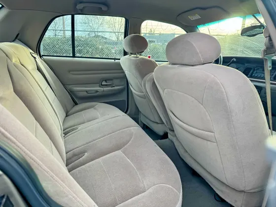 2001 Ford Crown Victoria LX