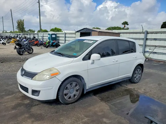 2008 Nissan Versa 1.8 SL
