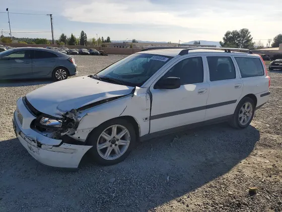 2004 Volvo V70