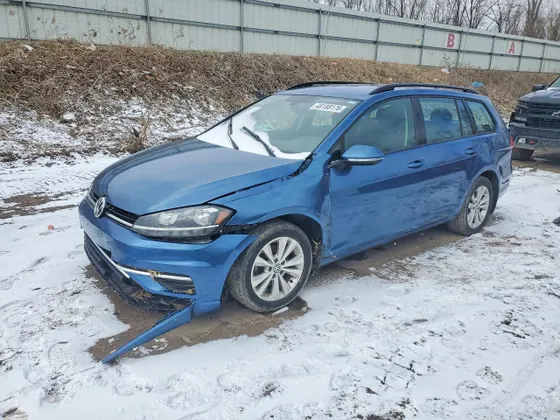 2018 Volkswagen Golf SportWagen S