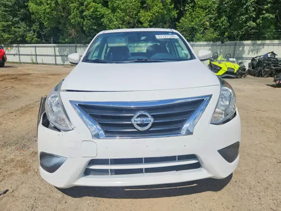 2018 Nissan Versa Sedan SV