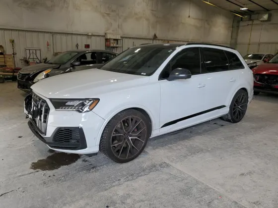 2020 Audi SQ7 Premium Plus