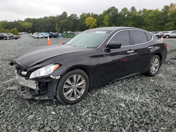 2012 INFINITI M56