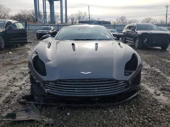 2017 Aston Martin DB11