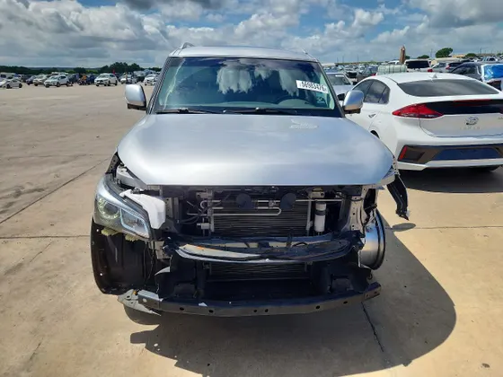 2017 INFINITI QX80