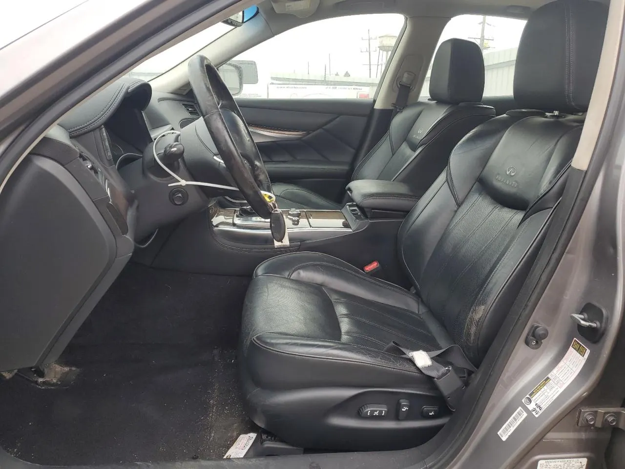 2012 INFINITI M56