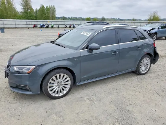 2018 Audi A3 Sportback e-tron Premium Plus