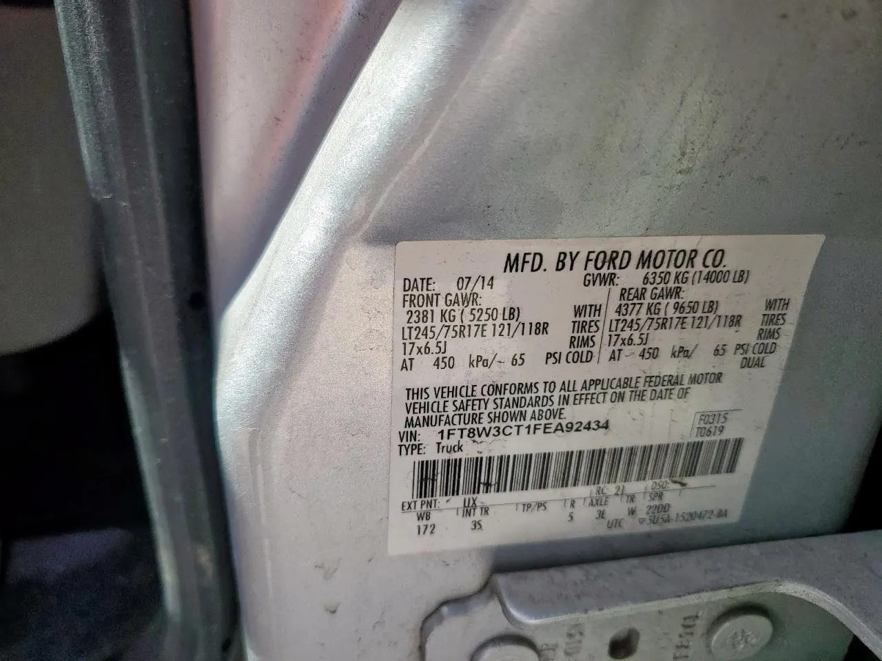 2015 Ford Super Duty F-350 DRW Lariat