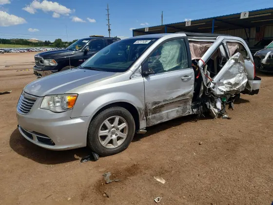 2011 Chrysler Town & Country Touring