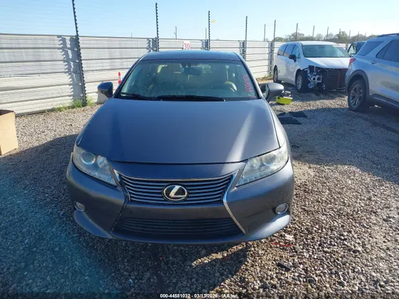 2013 Lexus ES 350 4dr Sdn