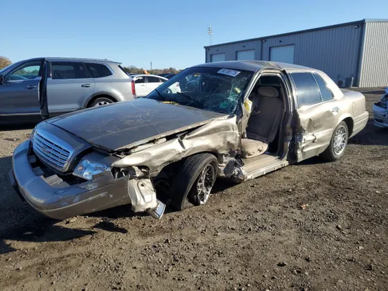 2002 Ford Crown Victoria Standard