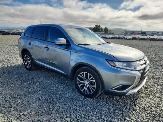 2016 Mitsubishi Outlander SE