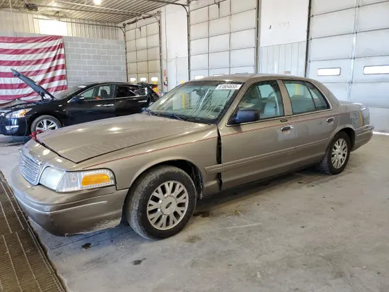 2005 Ford Crown Victoria LX