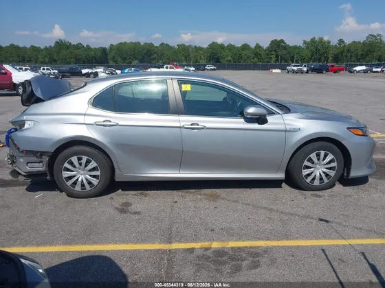 2021 Toyota Camry Hybrid LE
