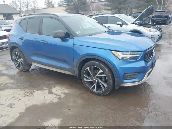 2019 Volvo XC40 R-Design