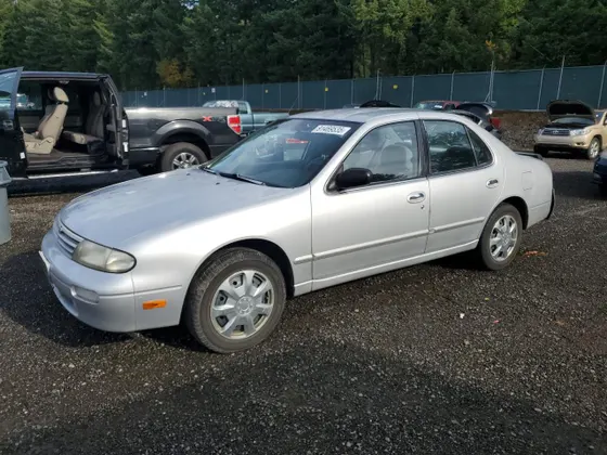 1997 Nissan Altima XE