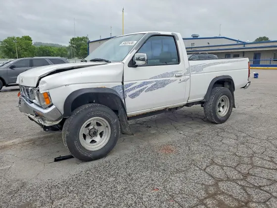 1995 Nissan Trucks 4WD XE