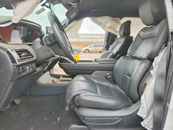 2023 Lincoln Navigator Standard