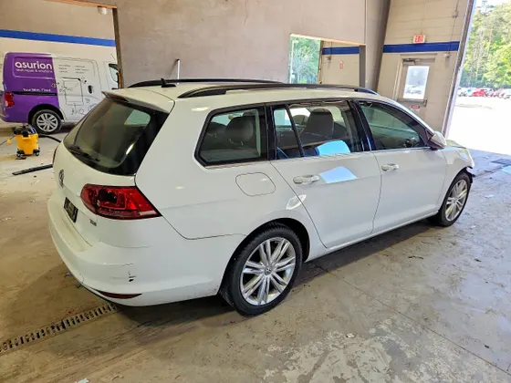 2015 Volkswagen Golf SportWagen TDI S