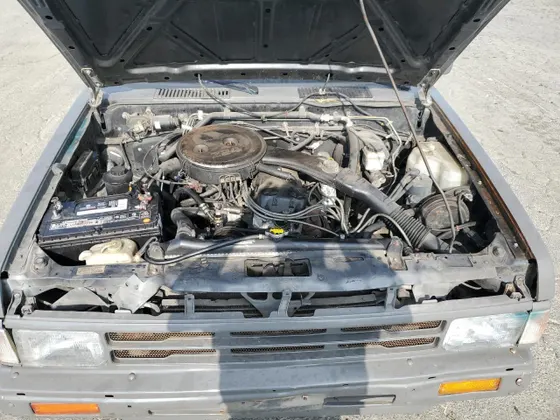 1989 Nissan Hardbody King Cab 2WD KING CAB