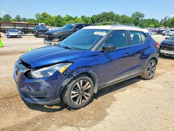 2018 Nissan Kicks S