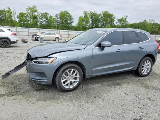 2021 Volvo XC60 Momentum